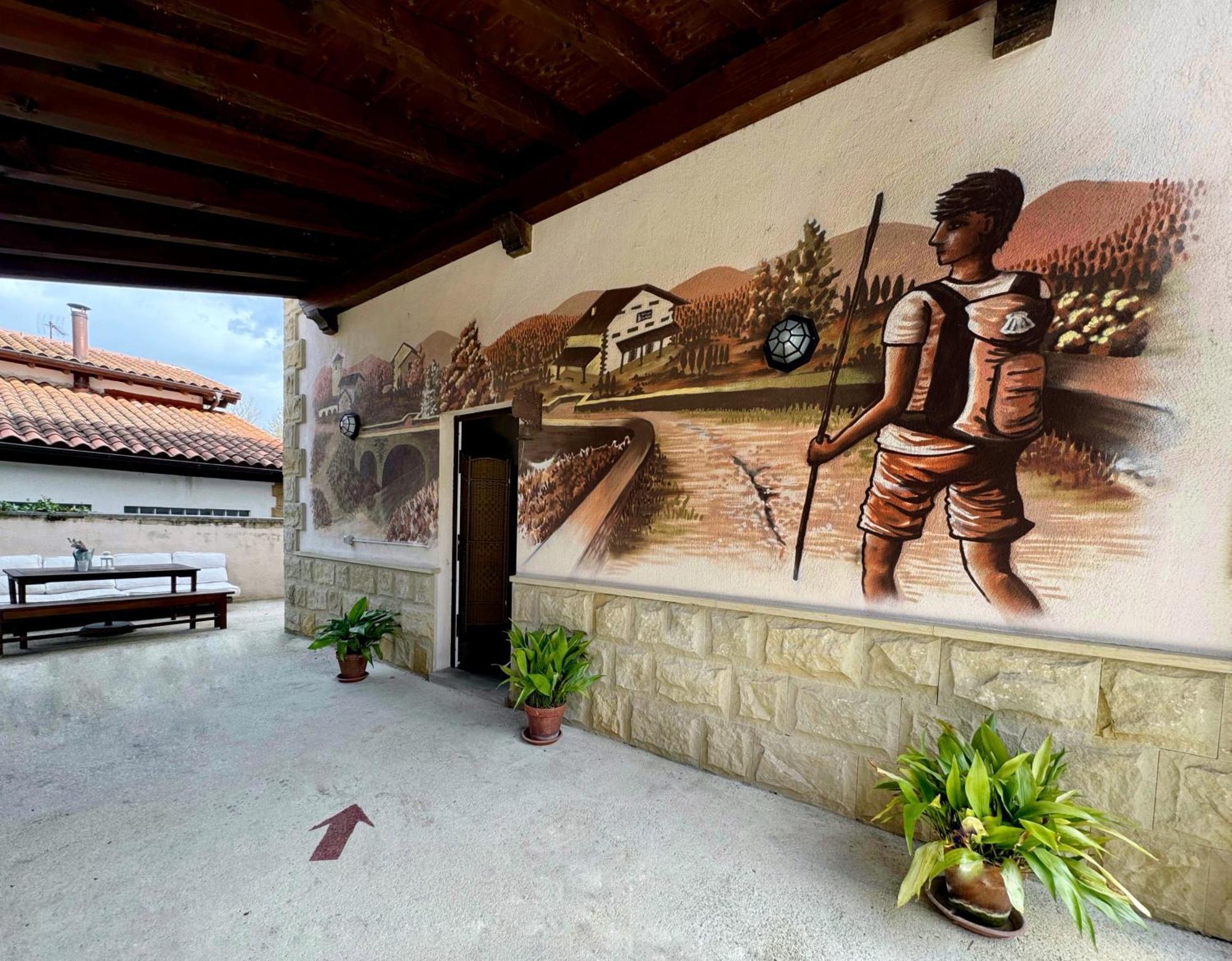 Albergue San Nicolas Larrasoana Ngoại thất bức ảnh